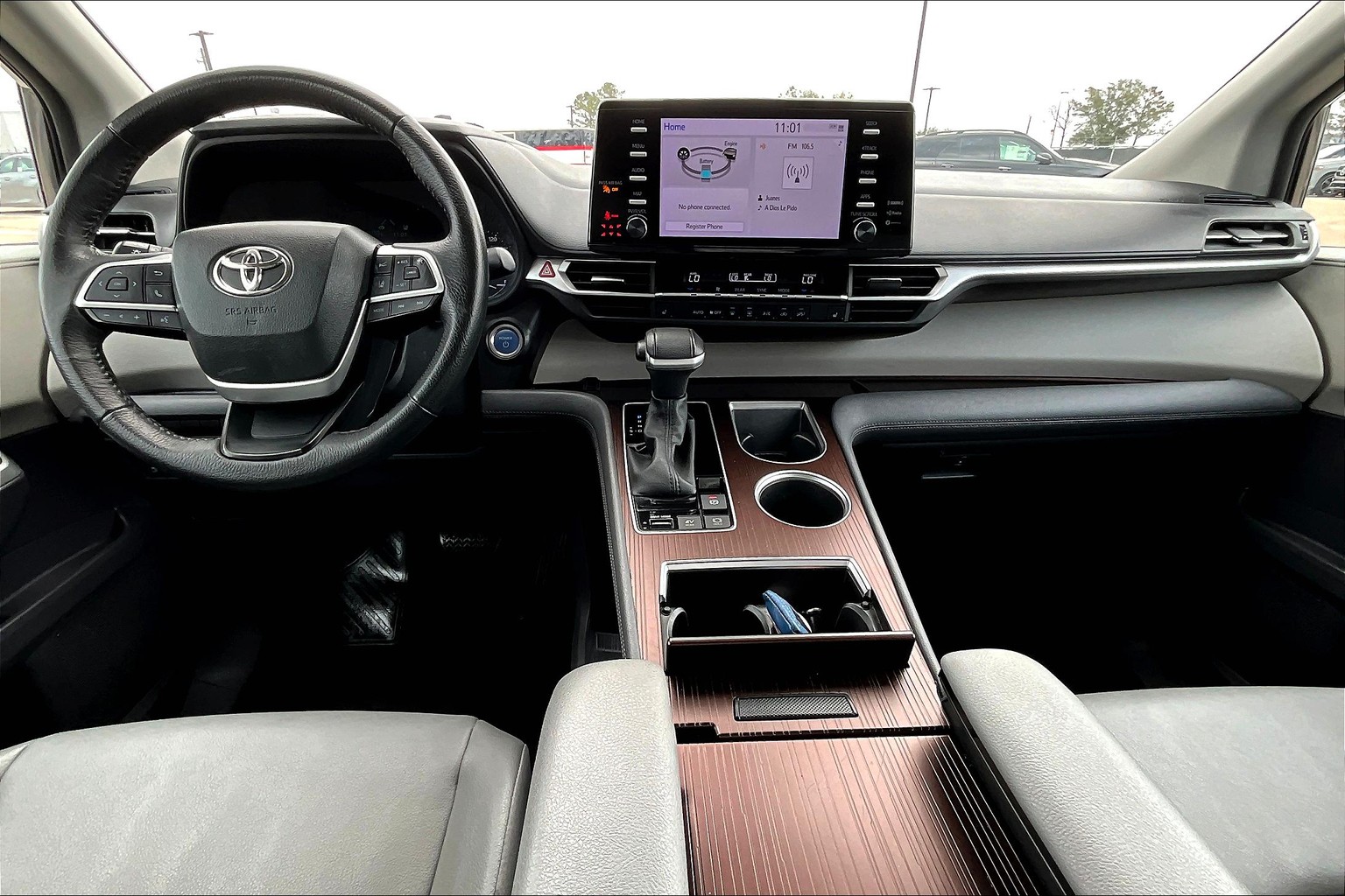 Sienna XLE 8-Passenger