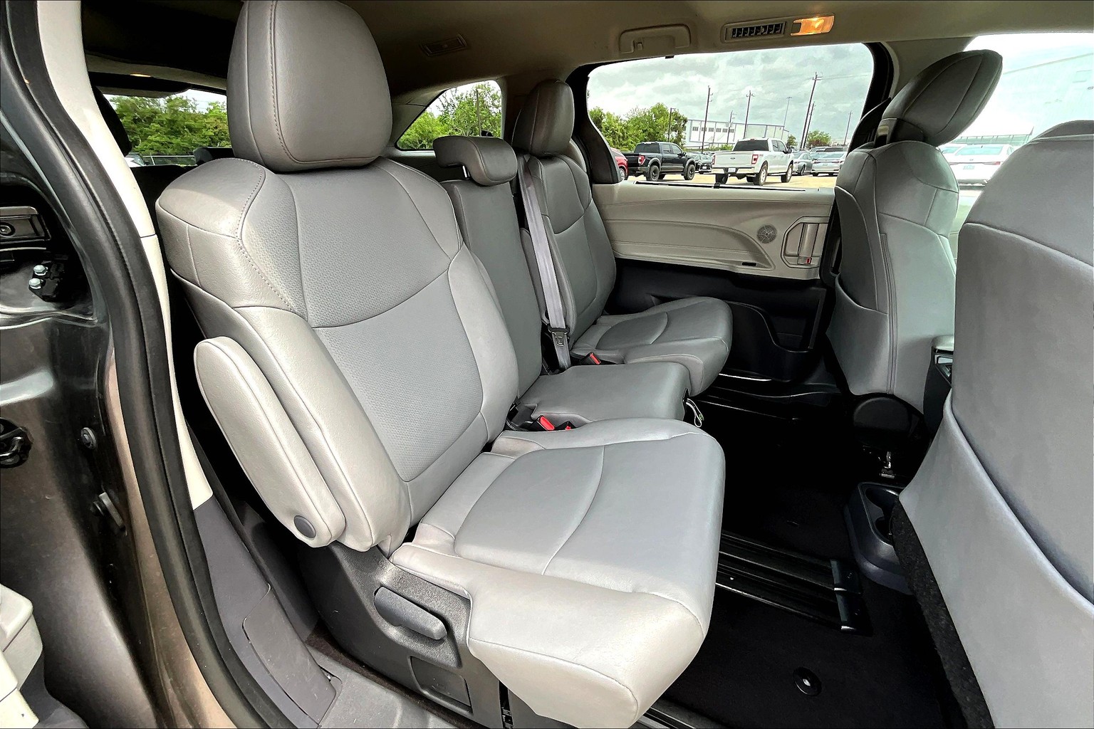 Sienna XLE 8-Passenger