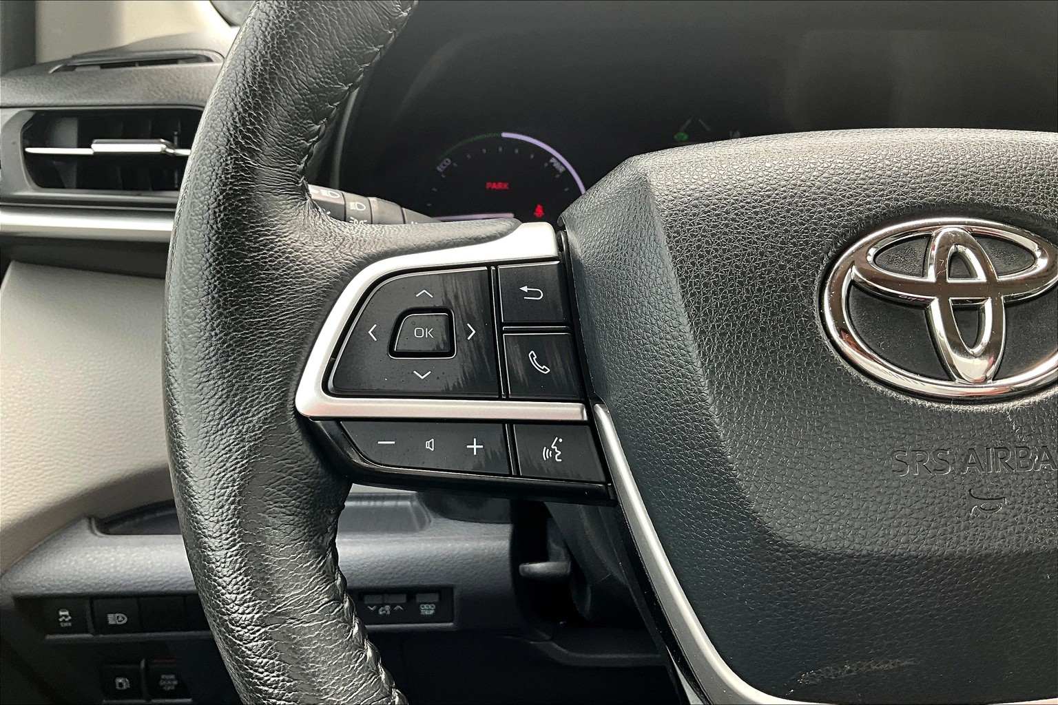 Sienna XLE 8-Passenger