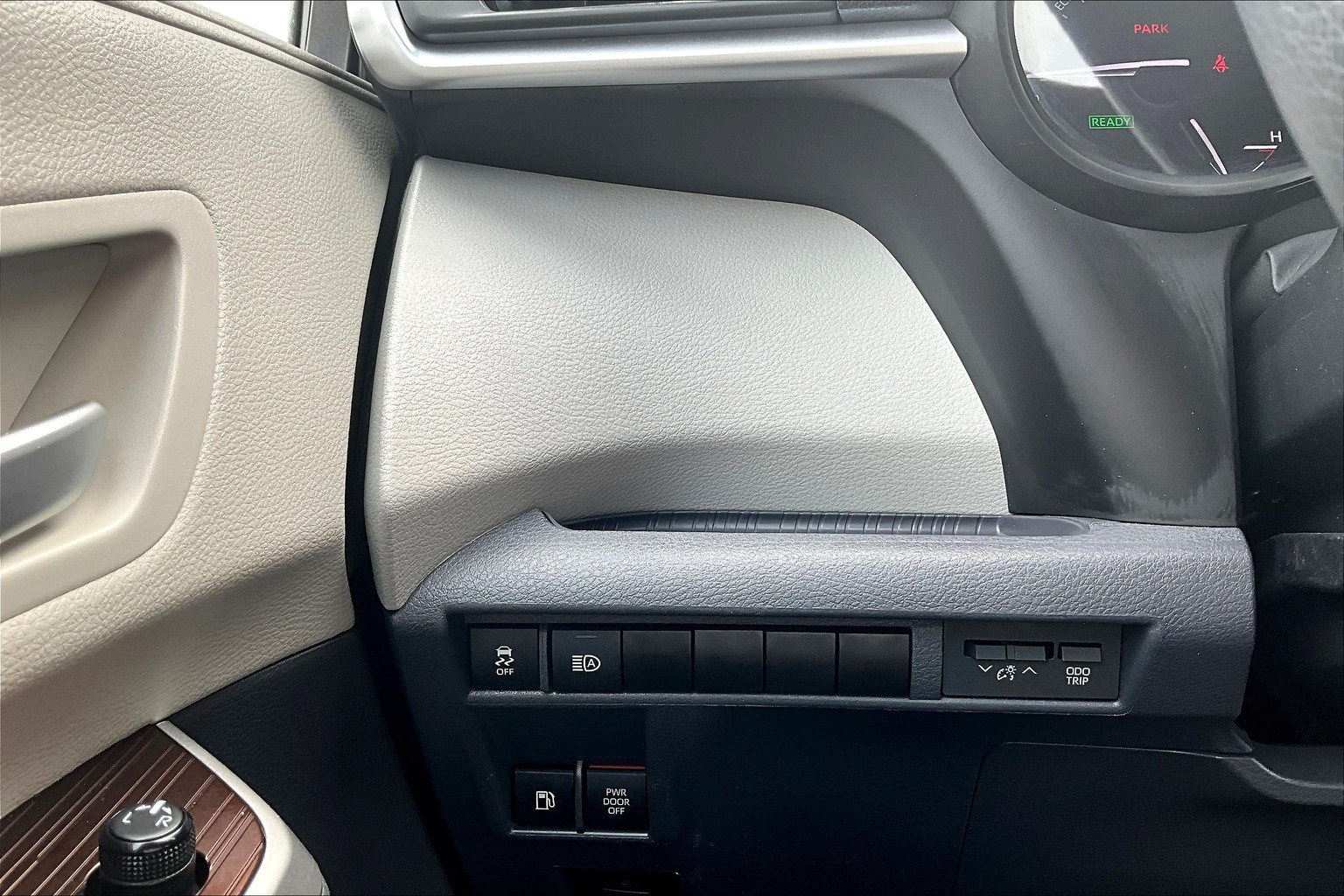 Sienna XLE 8-Passenger
