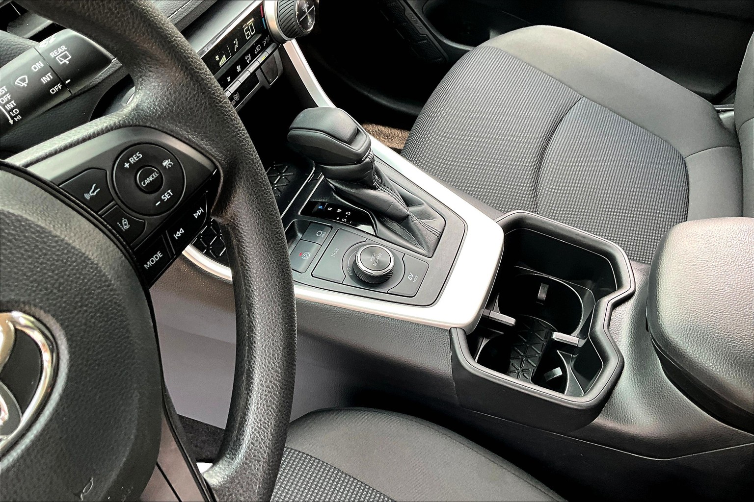 RAV4 Hybrid LE