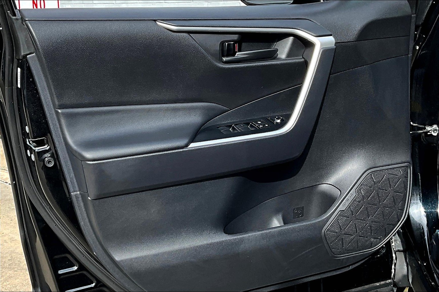 RAV4 Hybrid LE