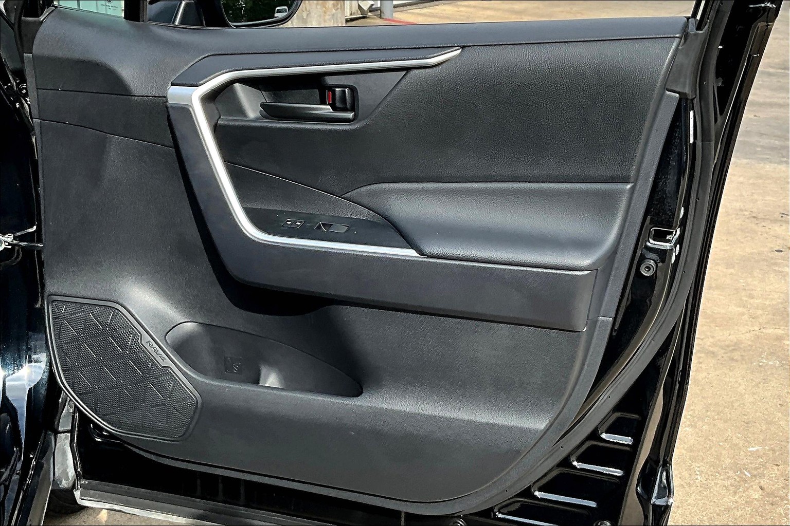 RAV4 Hybrid LE