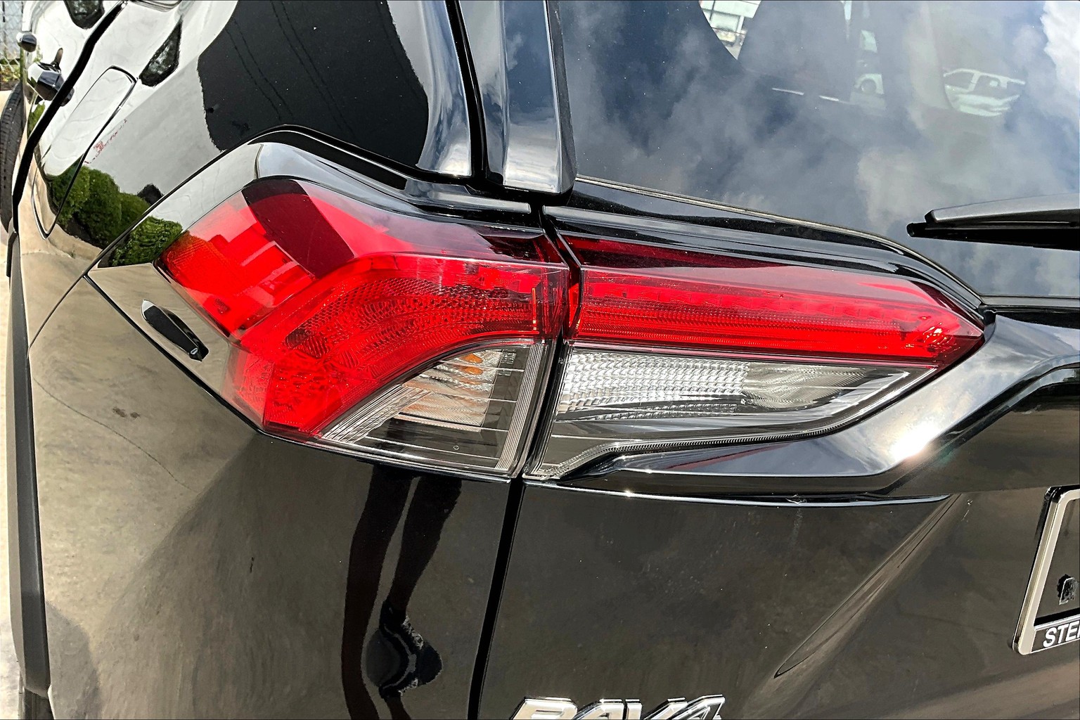 RAV4 Hybrid LE