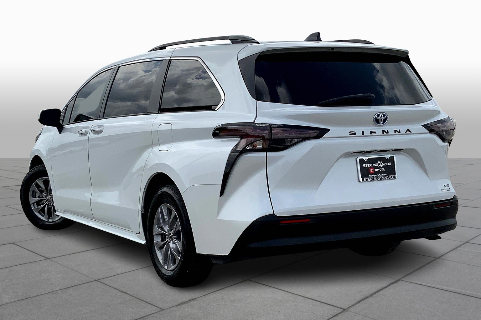 Sienna XLE 7-Passenger
