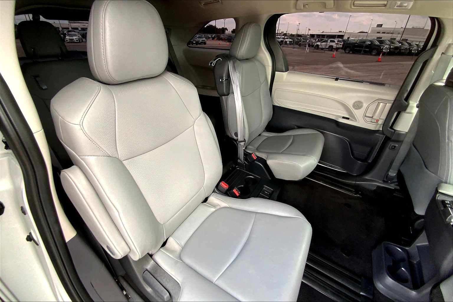 Sienna XLE 7-Passenger