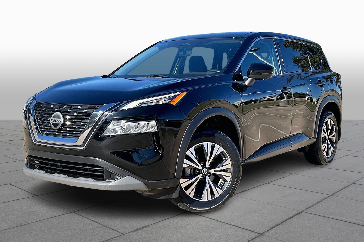 2021 Nissan Rogue SV's photo