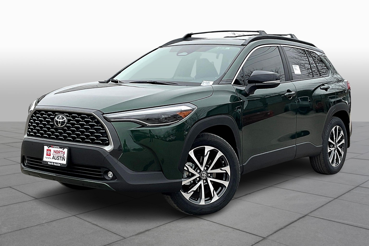 2025 Toyota Corolla Cross XLE's photo