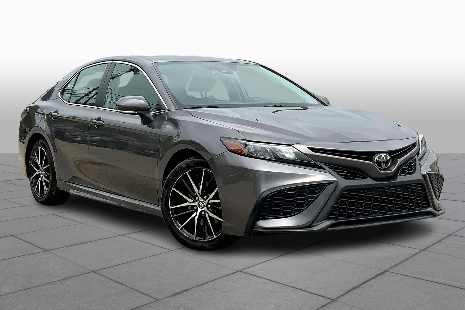 Used 2022 Toyota Camry SE with VIN 4T1G11AK4NU704165 for sale in Austin, TX