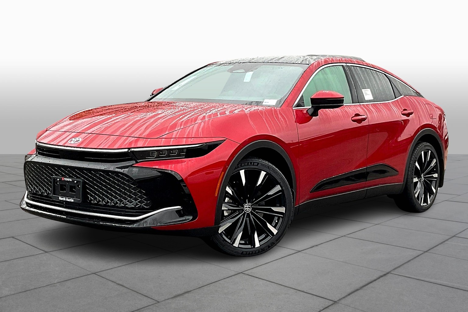 2025 Toyota Crown Platinum's photo