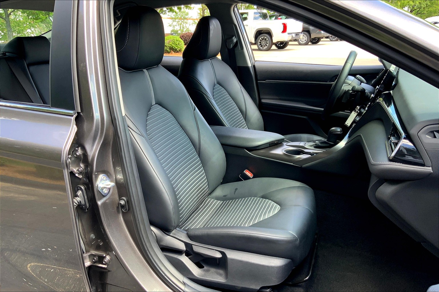 Camry SE