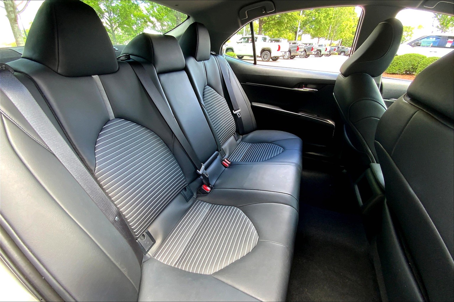 Camry SE