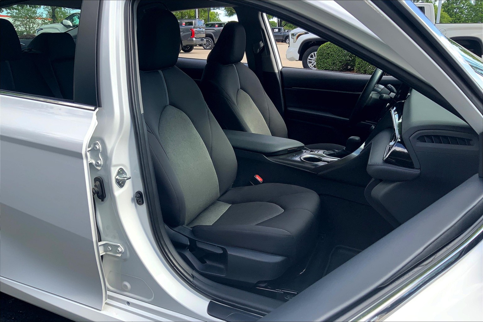 Camry Hybrid LE