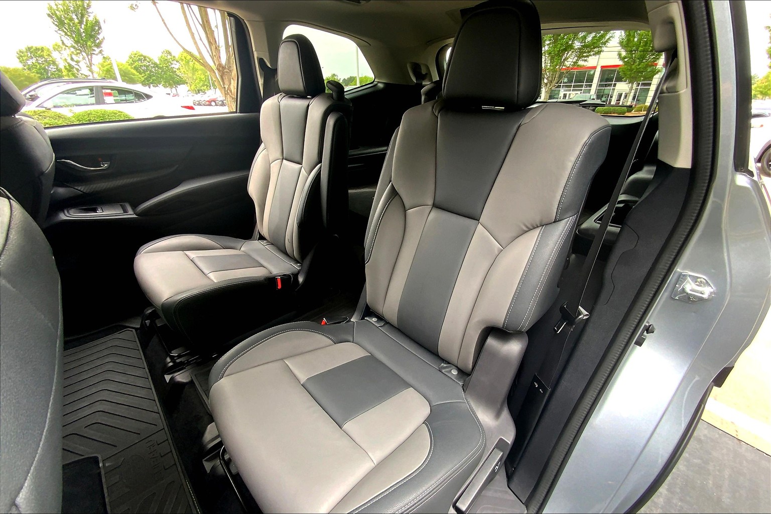 Ascent Onyx Edition 7 Passenger
