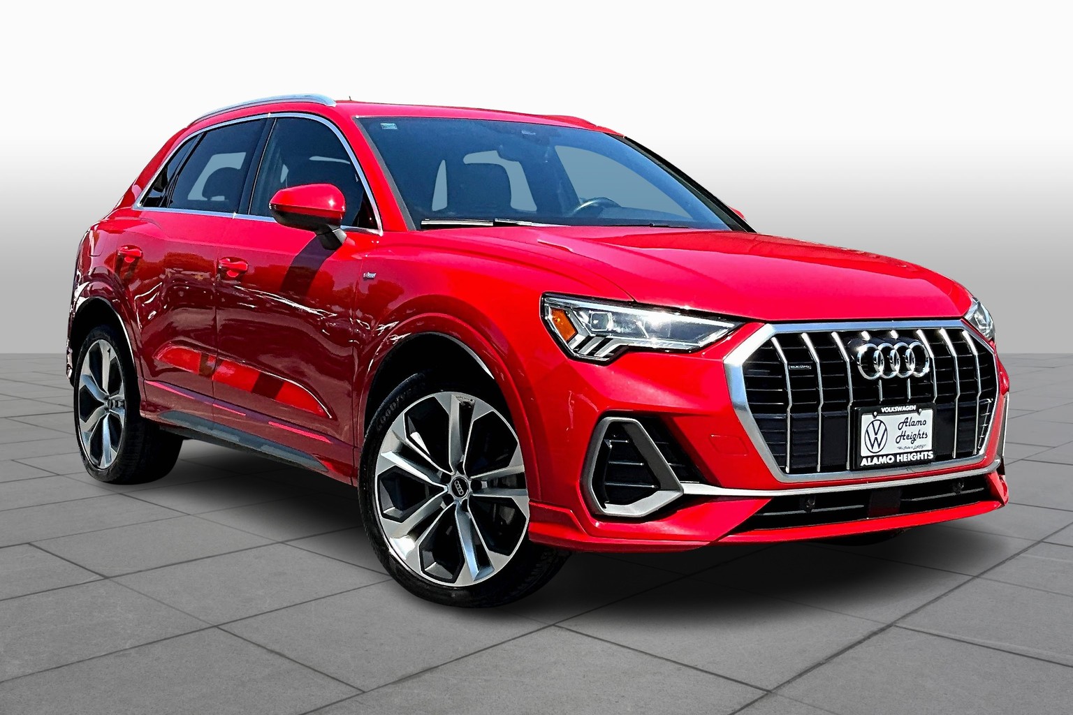 Q3 Premium Plus S Line 45 TFSI quattro