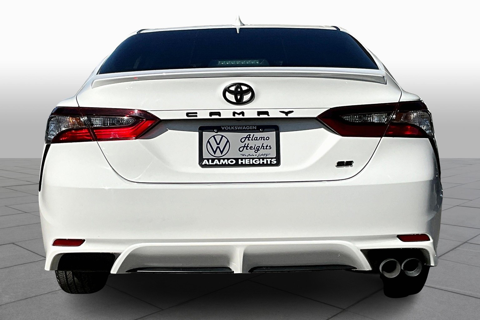 Camry SE