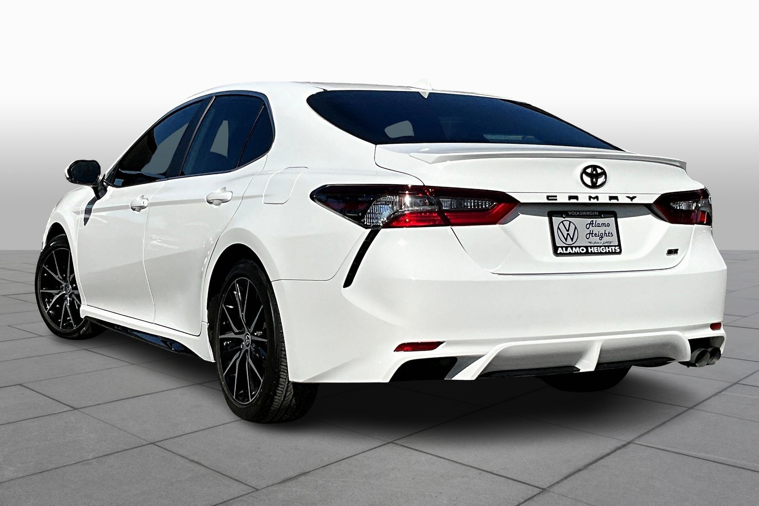 Camry SE