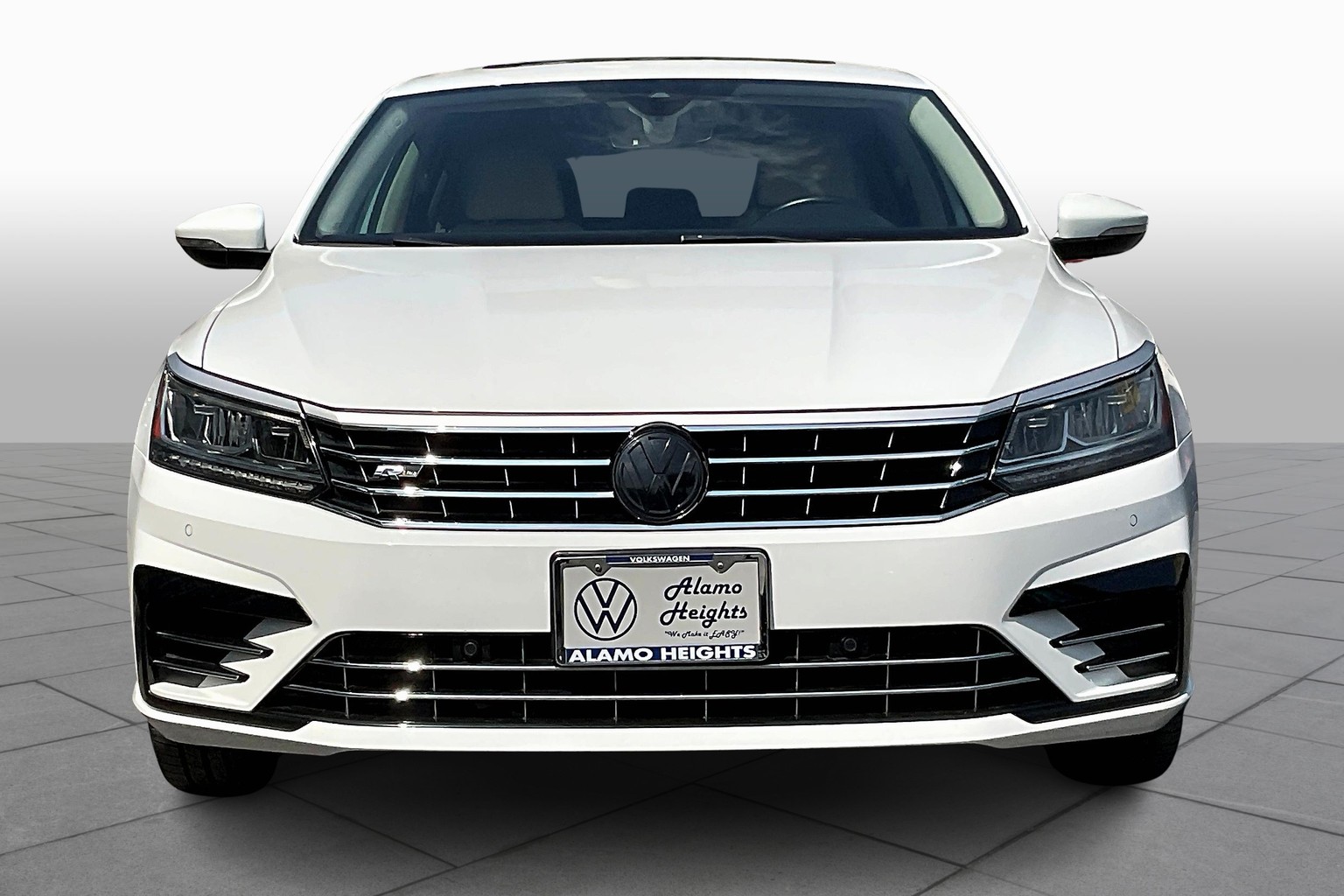 Used 2019 Volkswagen Passat SE R-Line with VIN 1VWMA7A37KC009552 for sale in San Antonio, TX