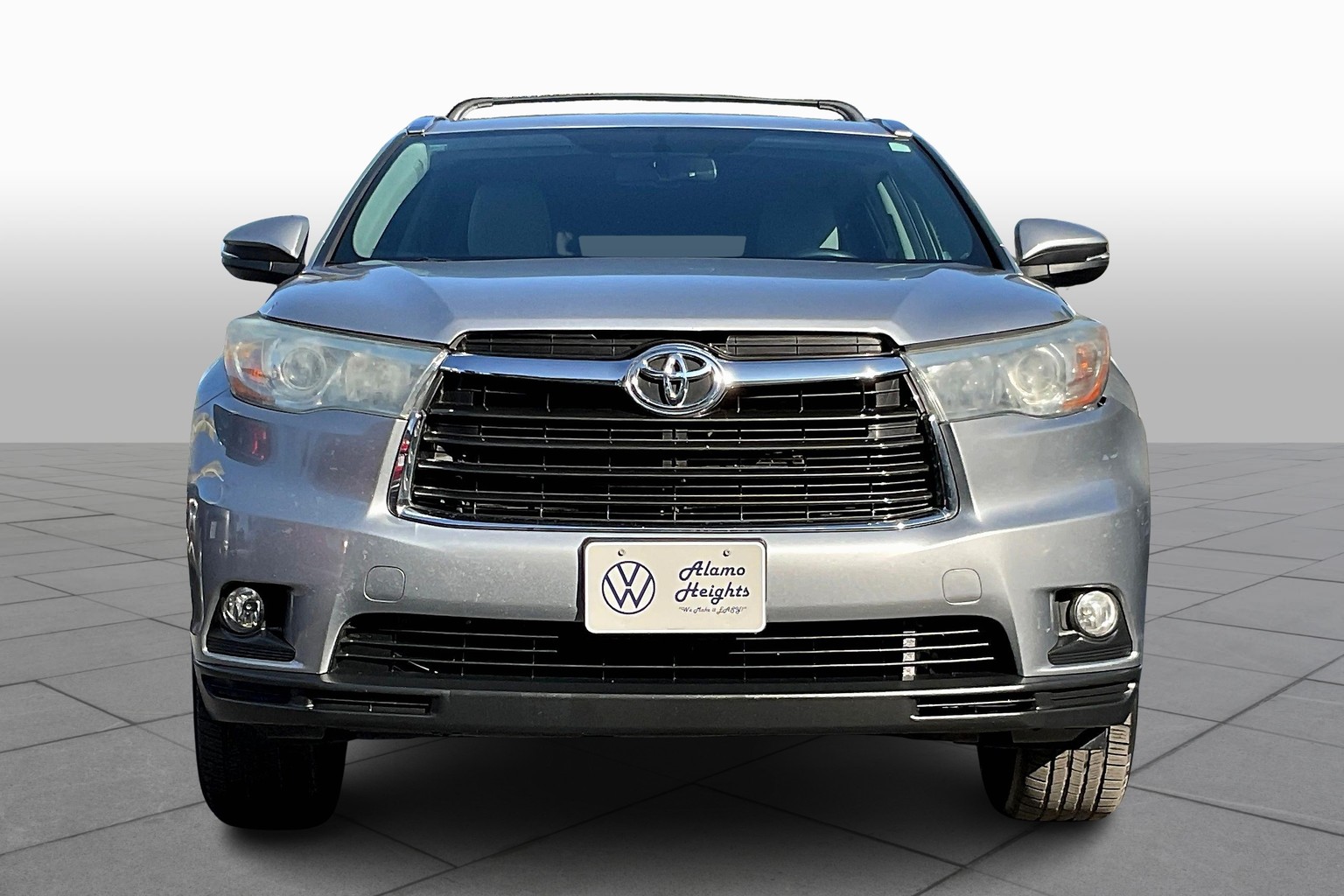 Used 2016 Toyota Highlander XLE with VIN 5TDKKRFH6GS120686 for sale in San Antonio, TX