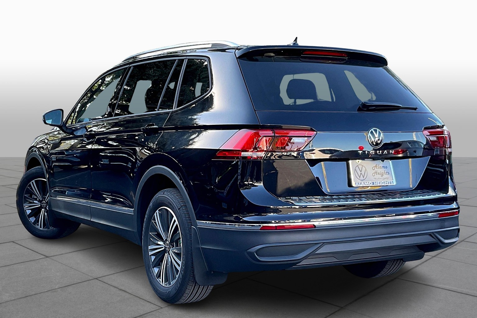 Trunk Ledge Kit | VOLKSWAGEN TIGUAN SEL PREMIUM 2020