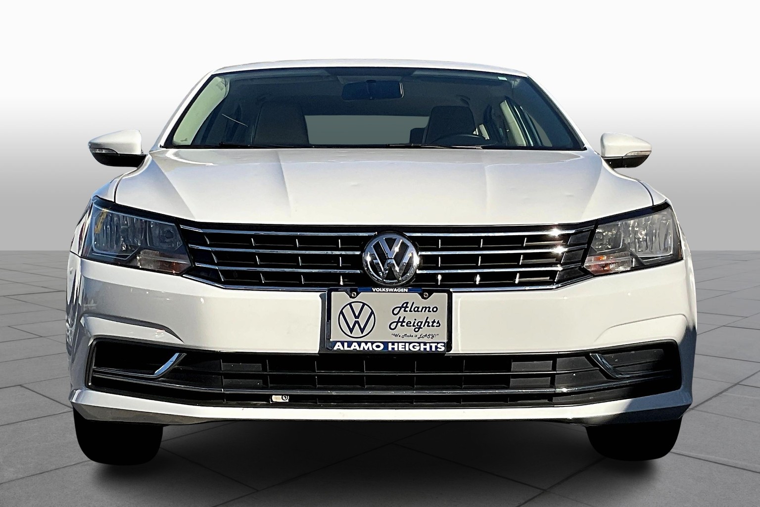 Used 2016 Volkswagen Passat SE with VIN 1VWBT7A3XGC055384 for sale in San Antonio, TX