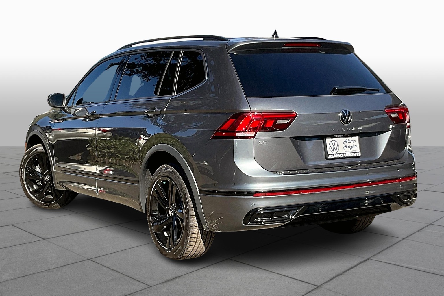 New 2024 Volkswagen Tiguan SE R-Line Black Sport Utility in San Antonio  #RM009171