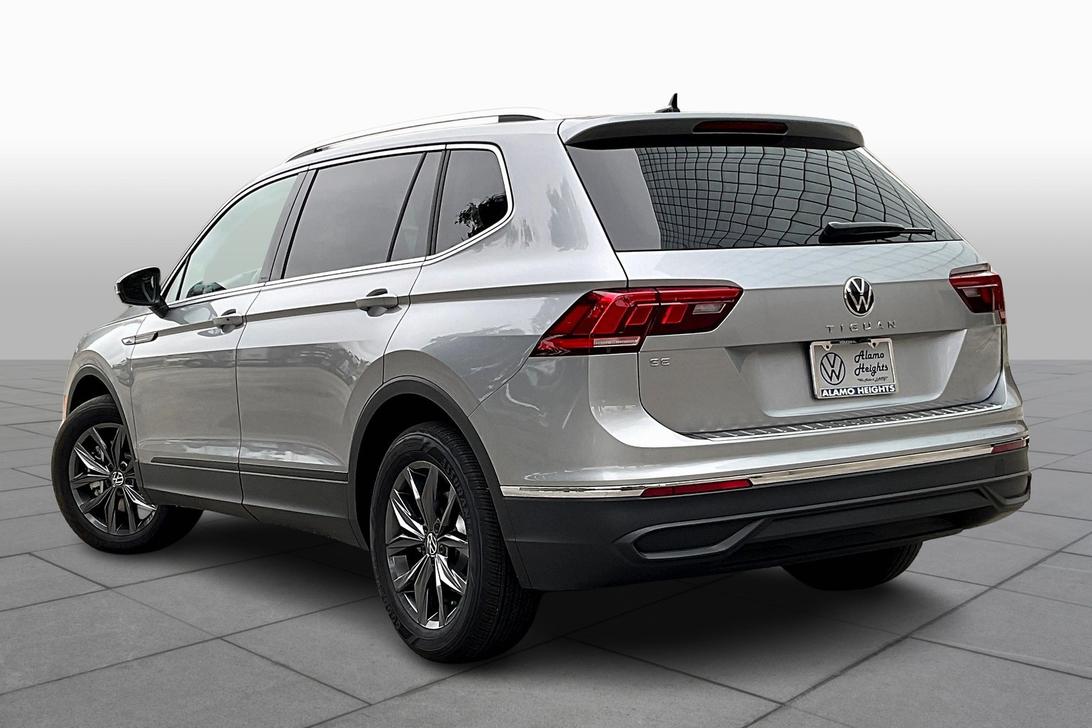 New 2024 Volkswagen Tiguan SE R-Line Black Sport Utility in San Antonio  #RM009171