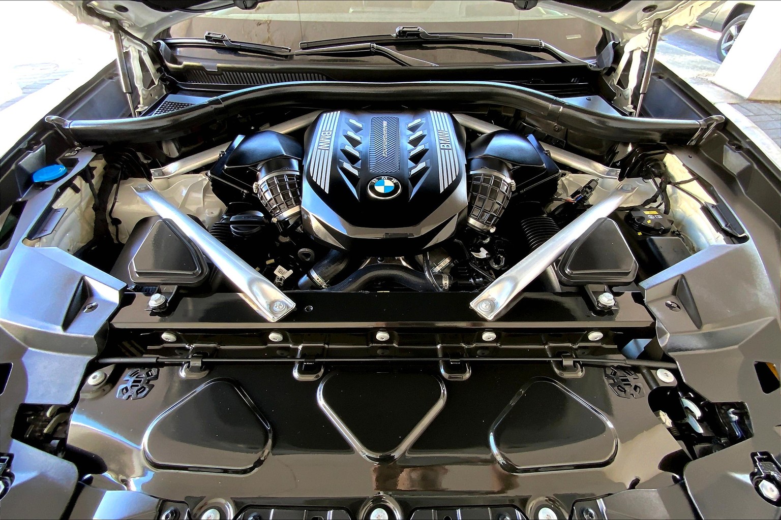 X5 M50i