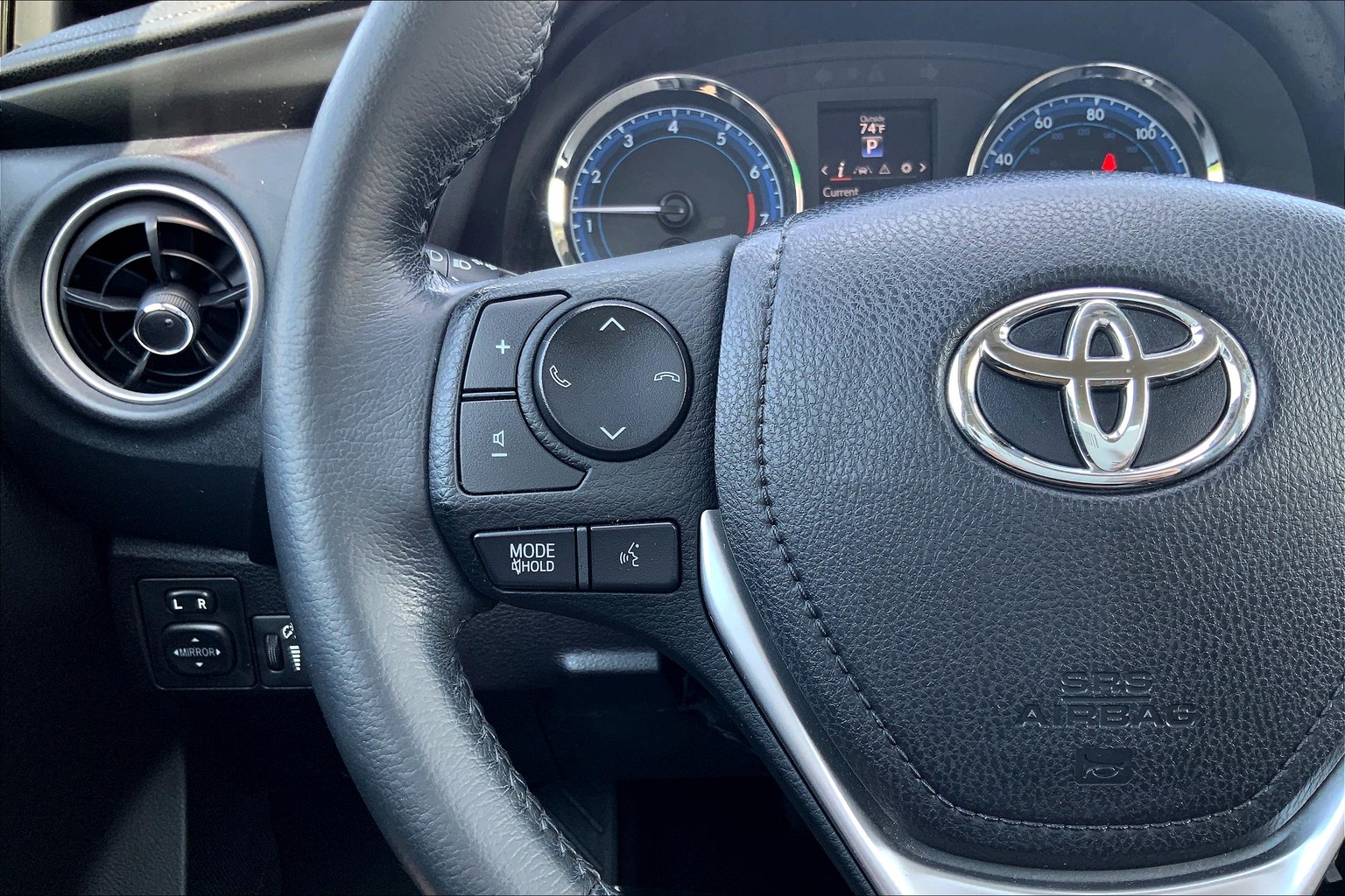 Corolla SE