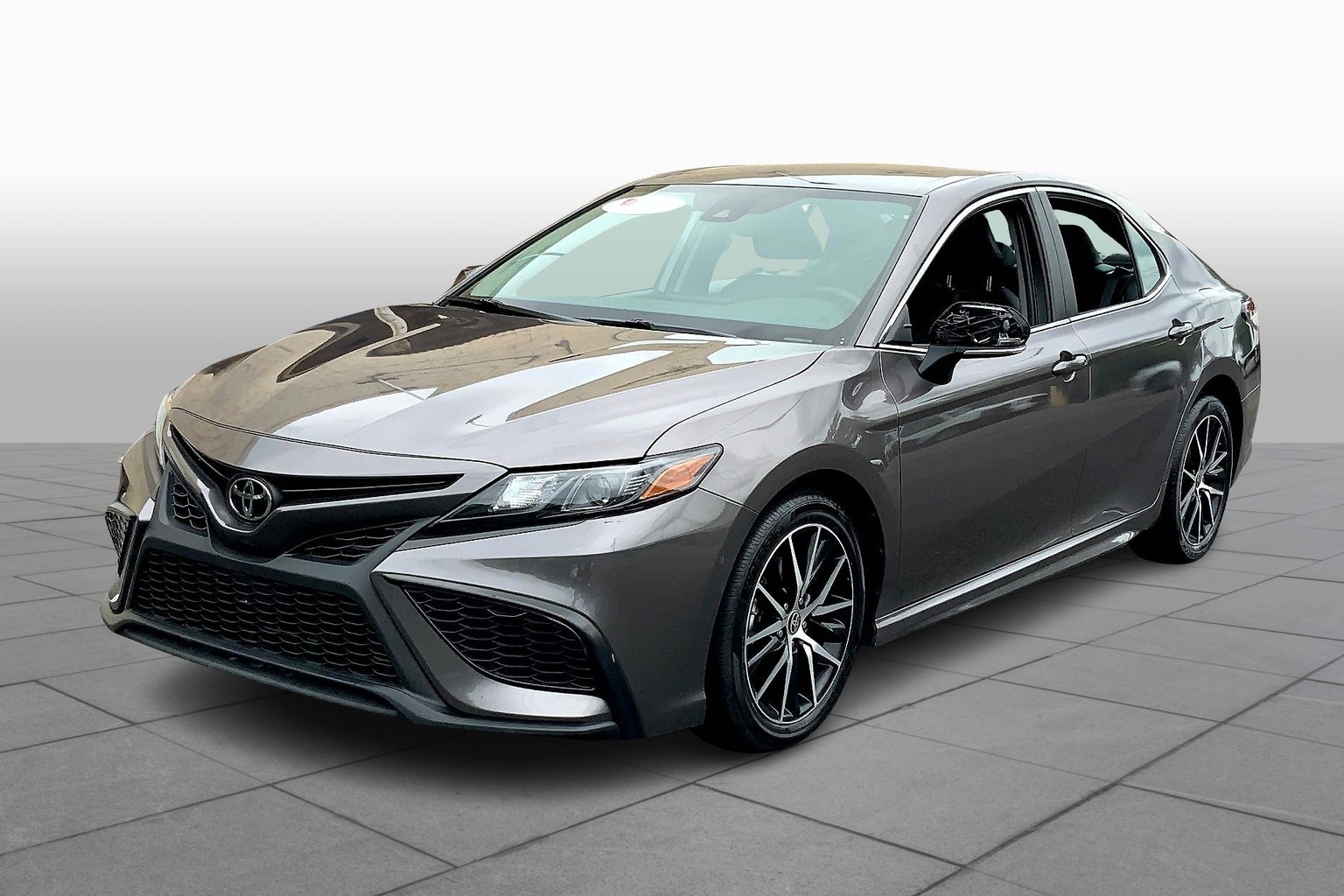 Camry SE