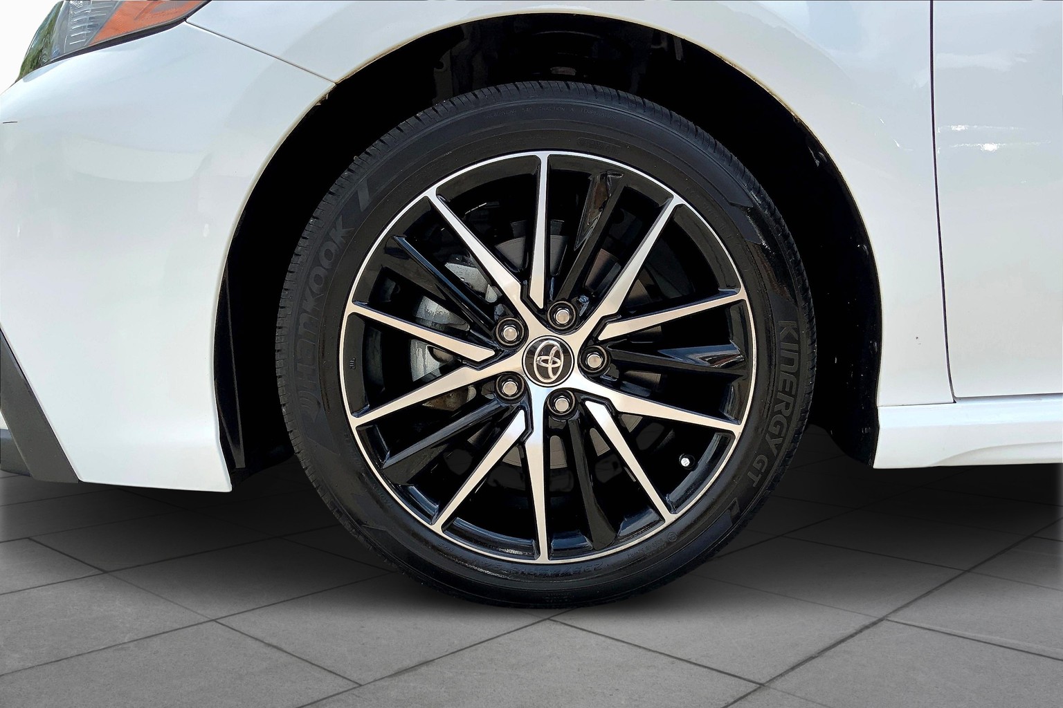 Camry SE