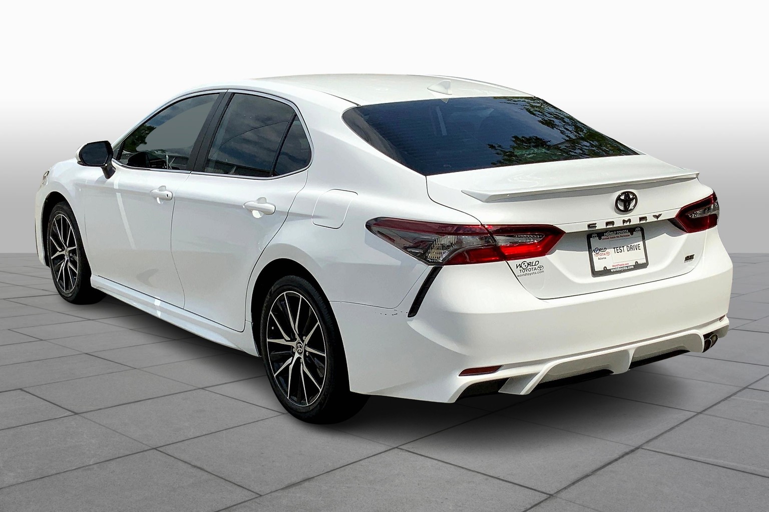 Camry SE