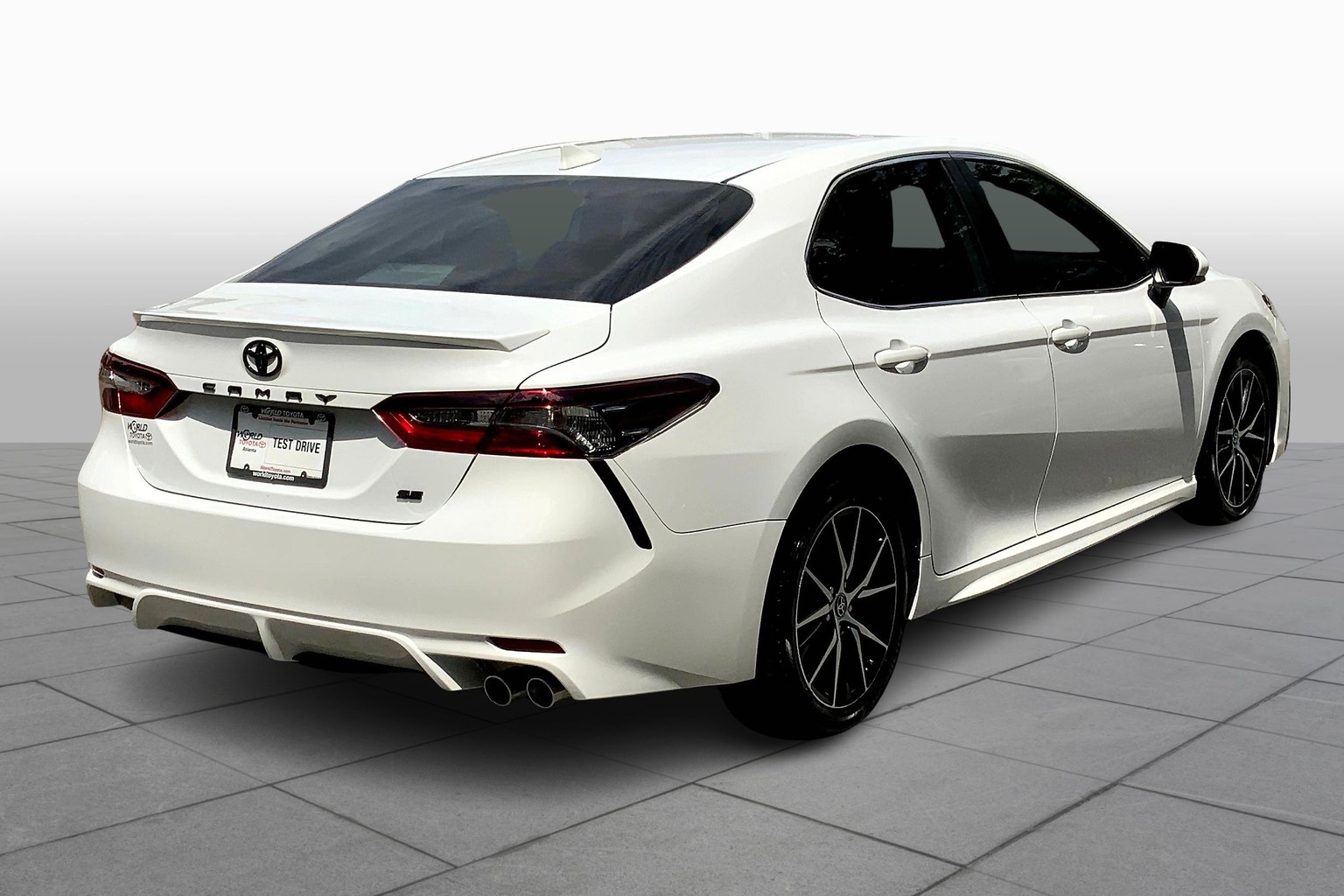 Camry SE
