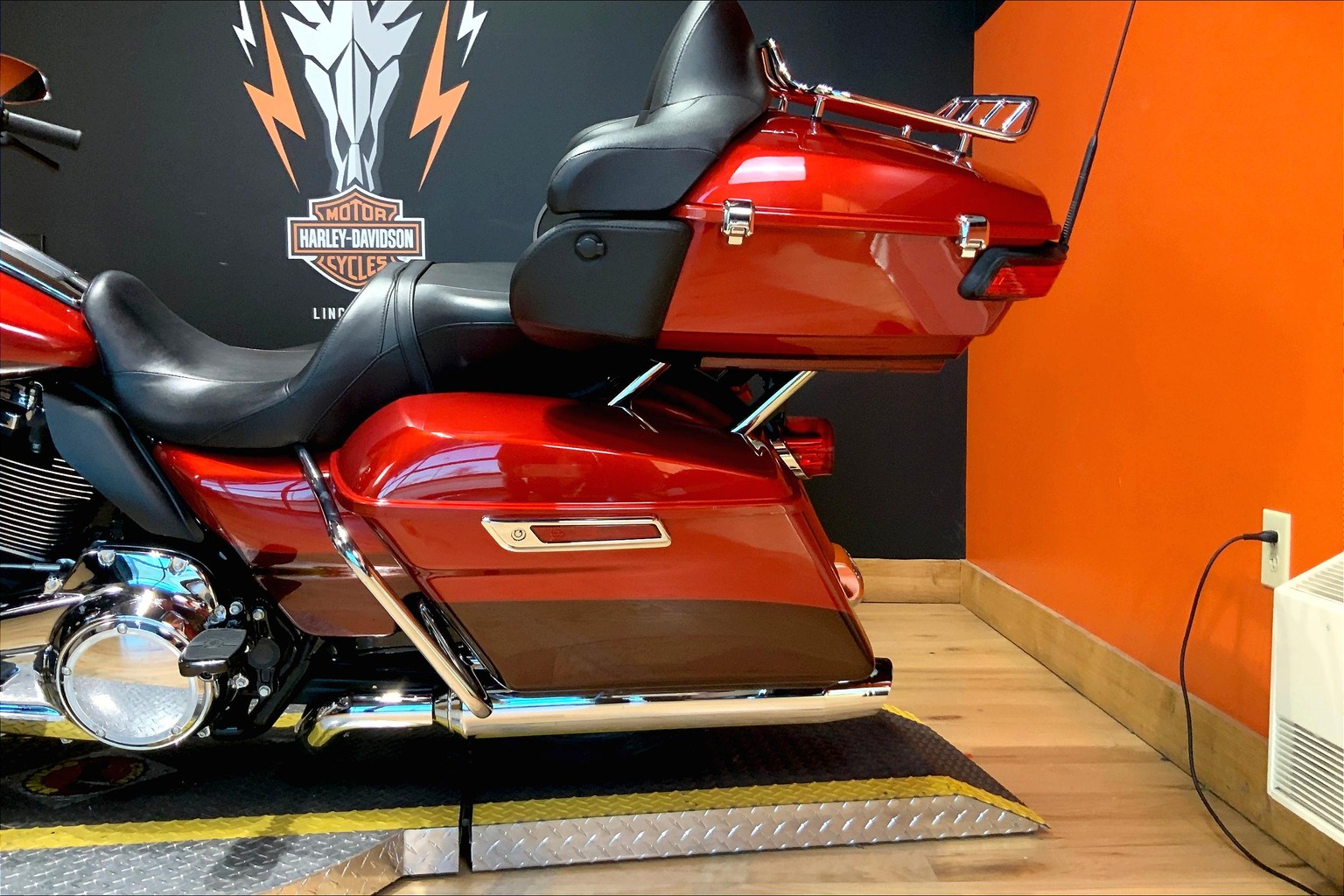 Harley-Davidson Ultra Low Grander Puts a New Spin on the Electra