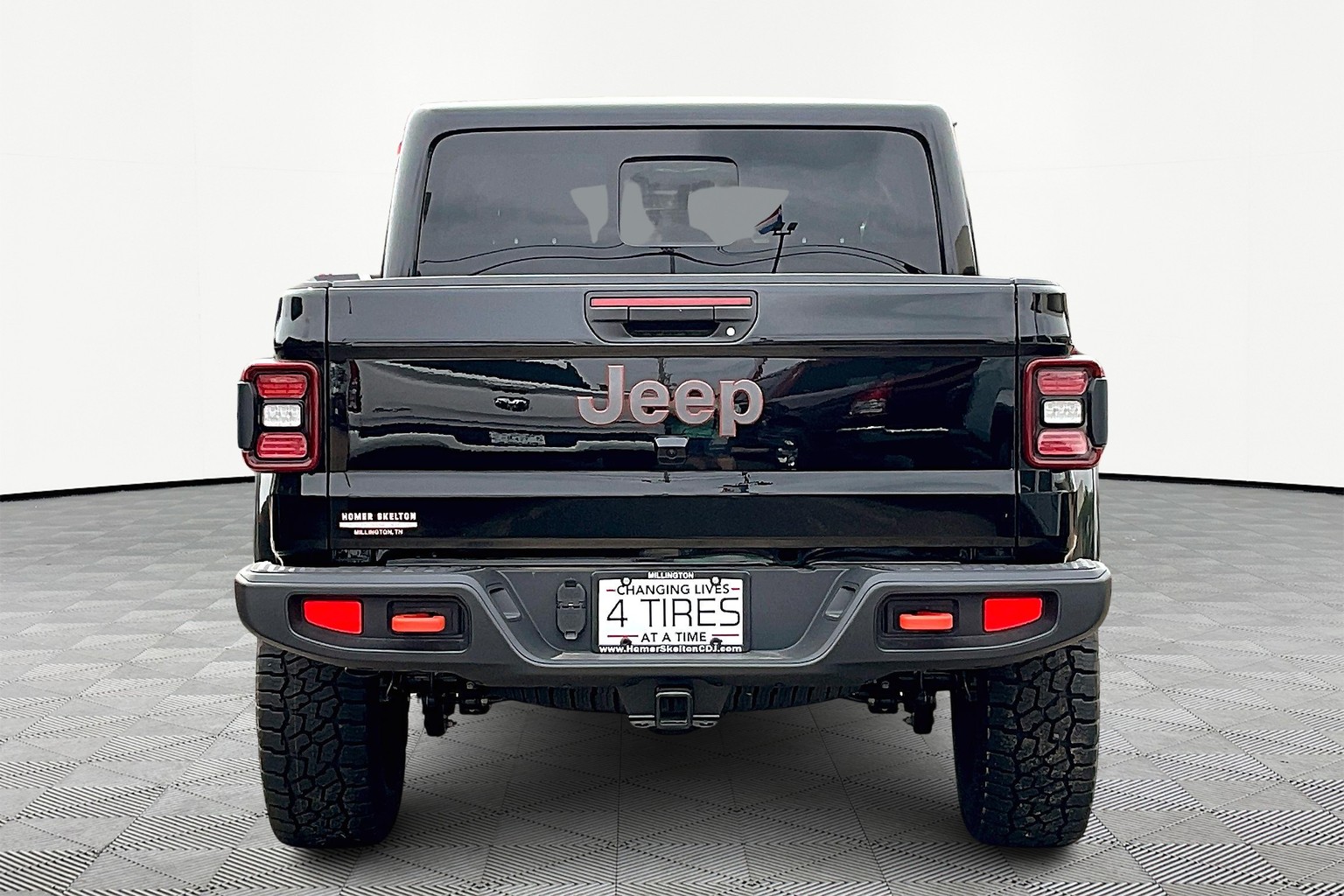 New 2023 Jeep Gladiator Mojave Crew Cab in Collierville #