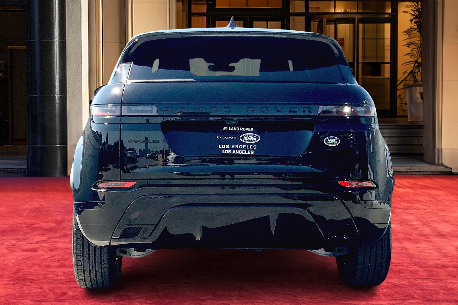 El Range Rover Evoque 2023 estrena faros LED y mucha tecnología