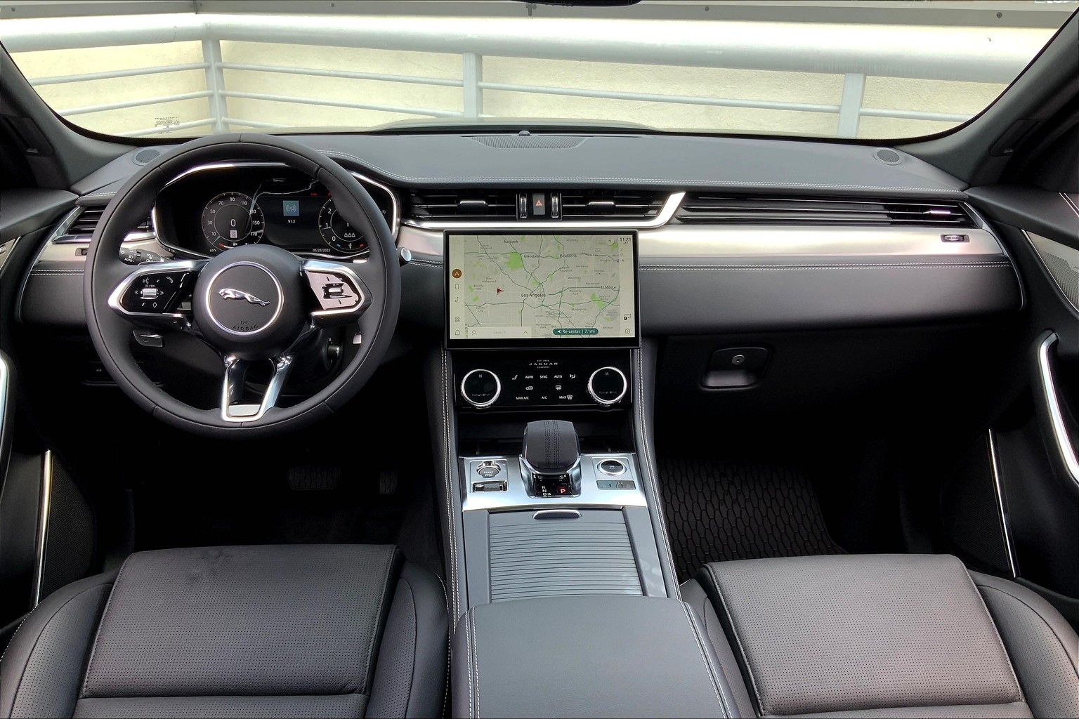 JAGUAR ACCESSOIRES - E-PACE - INTERIOR - FUNCTION & TECHNOLOGY