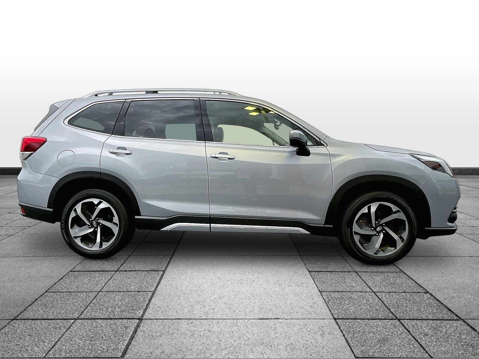 2023 Subaru Forester Touring - Photo 4