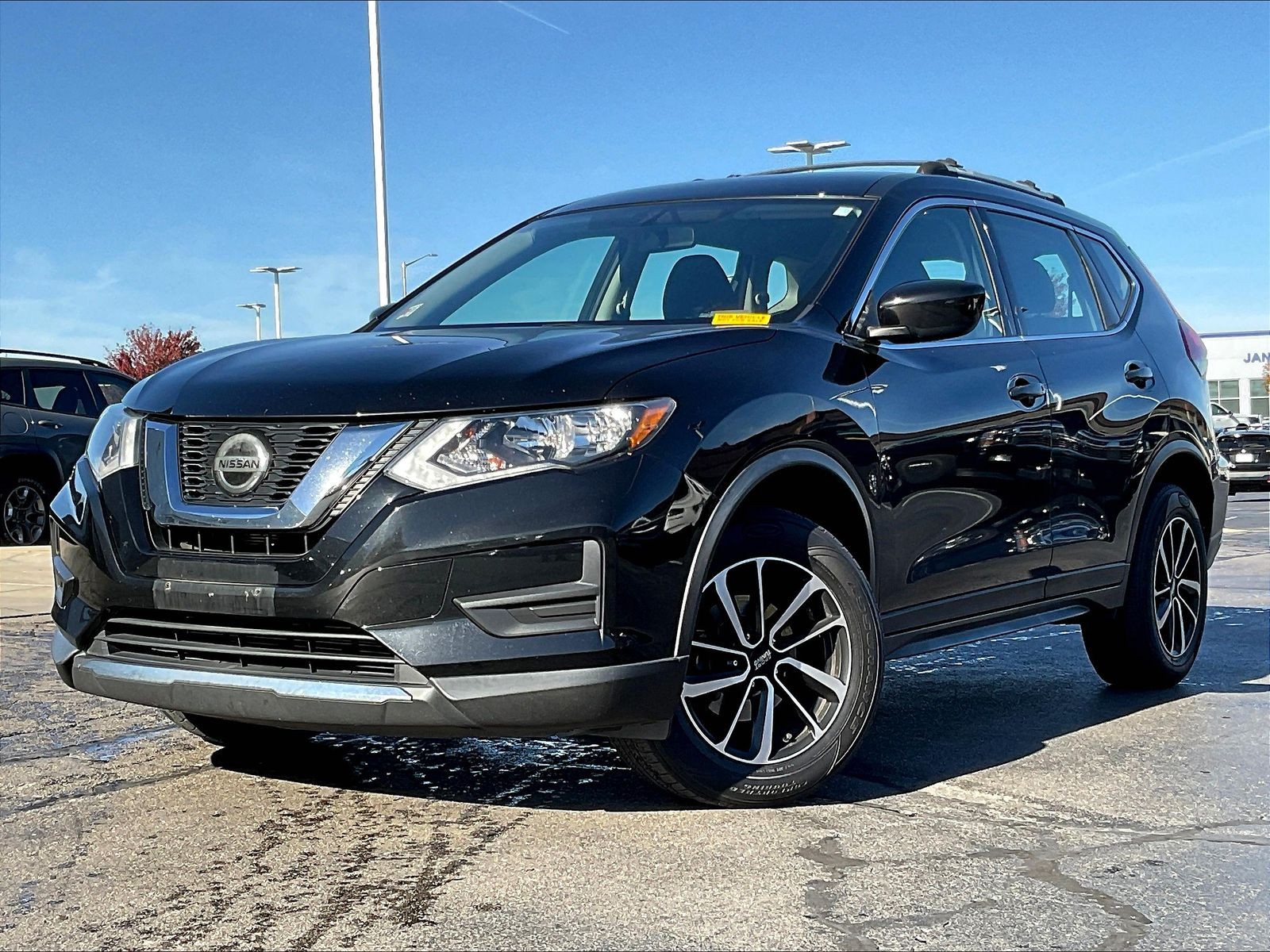 Used 2018 Nissan Rogue S with VIN KNMAT2MVXJP534189 for sale in Janesville, WI