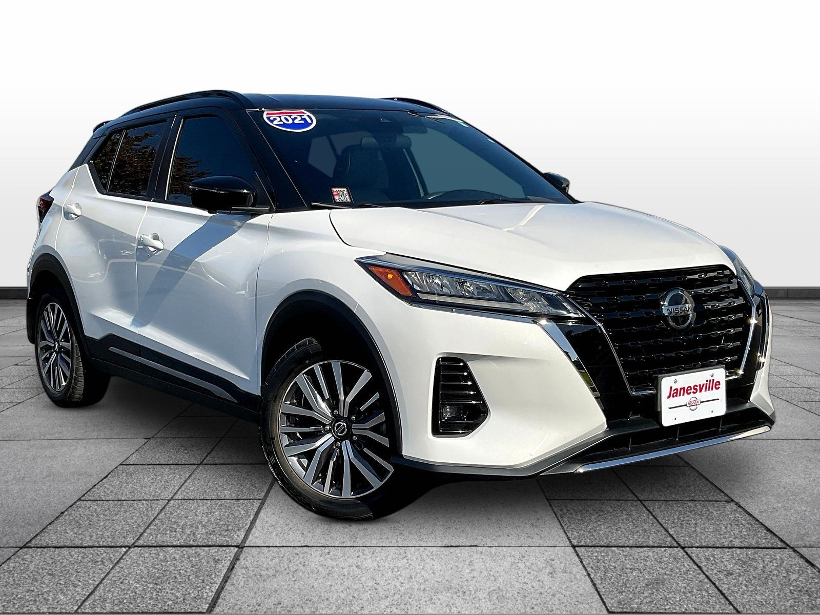 2021 Nissan Kicks SR