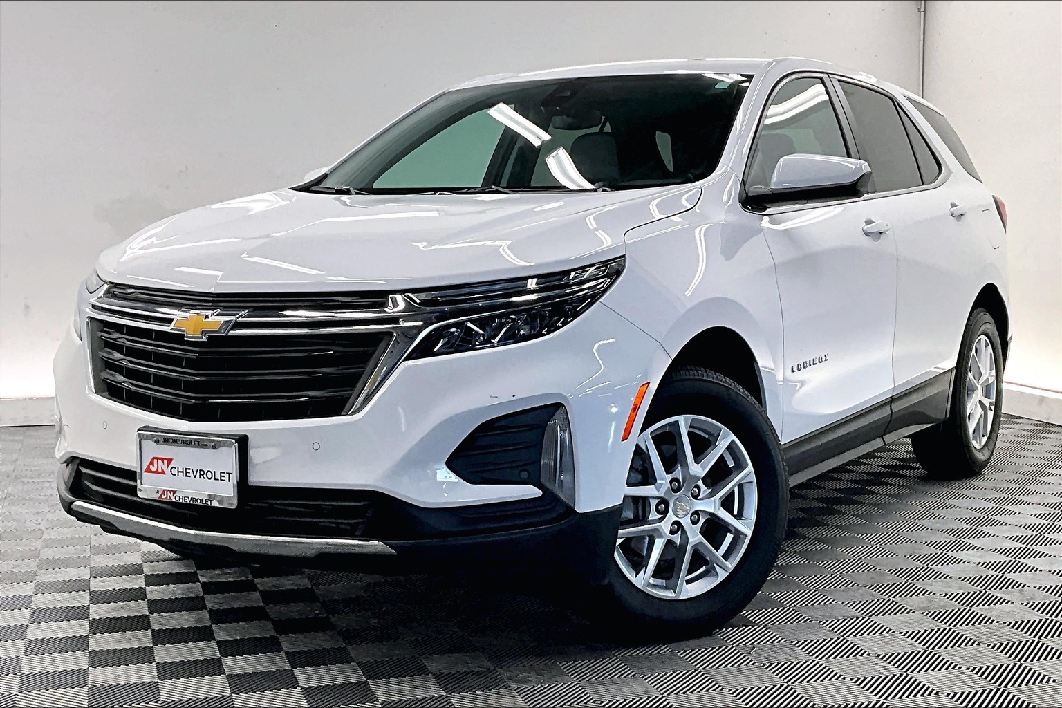 Pre-Owned 2024 Chevrolet Equinox LT SUV in Honolulu #22978 JN - Main Image