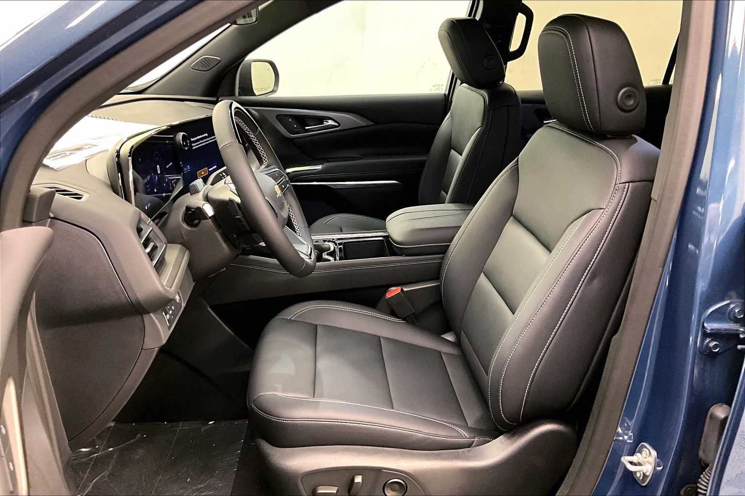 New 2025 Chevrolet Traverse LT SUV in Honolulu #56950 JN Chevrolet