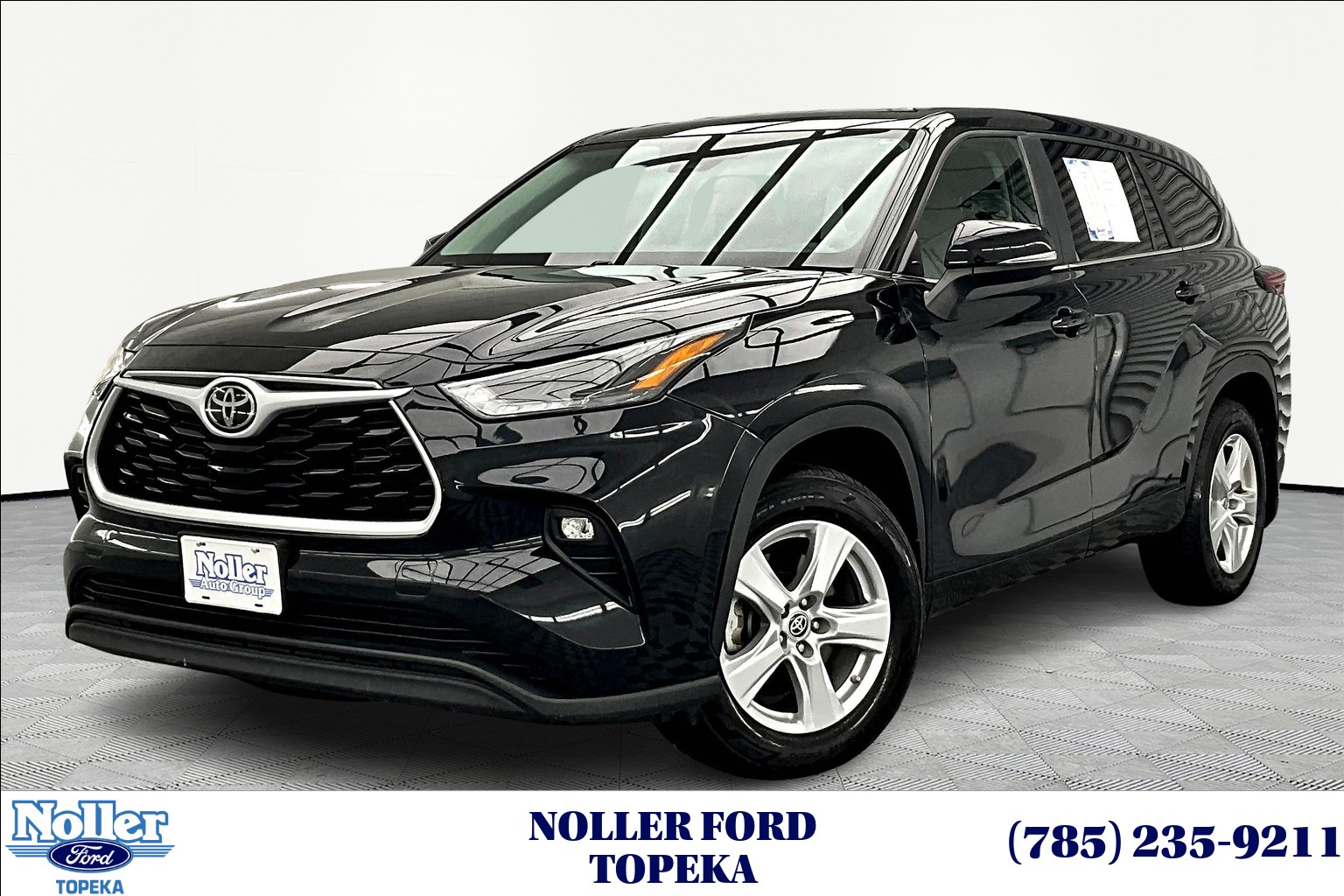 Pre-Owned 2024 Toyota Highlander LE Door SUV in Lawrence