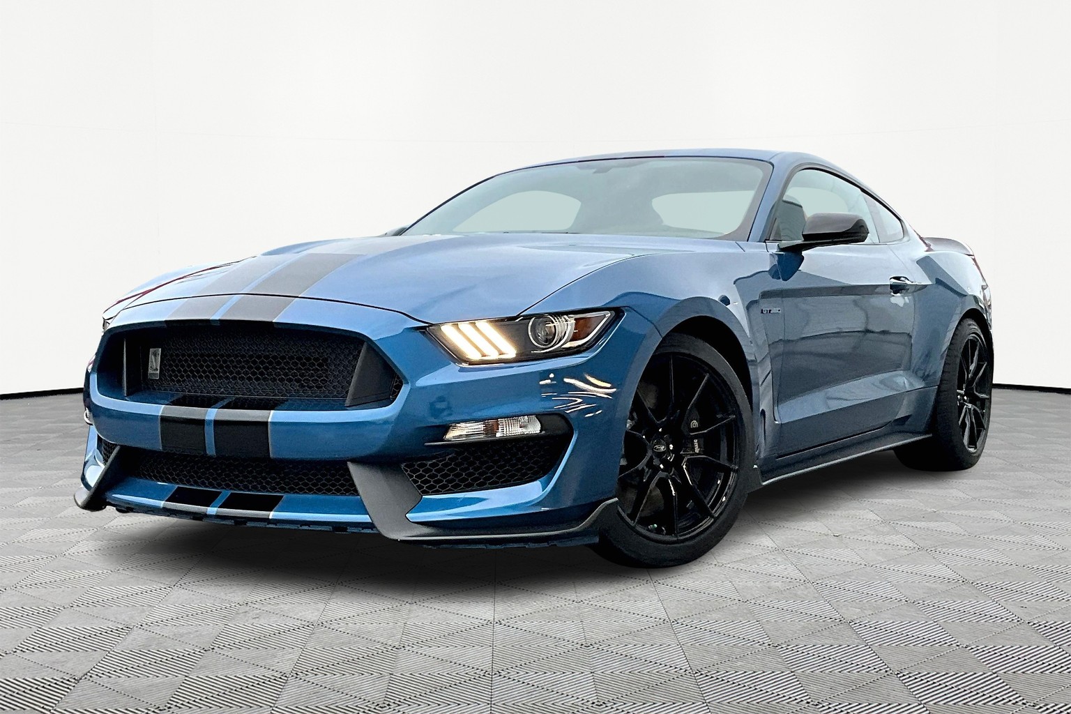 Rear Wheel Impact Area Kit | FORD MUSTANG SHELBY GT350R 2019 Rear Wheel Impact Area Kit | FORD MUSTANG SHELBY GT350R 2019