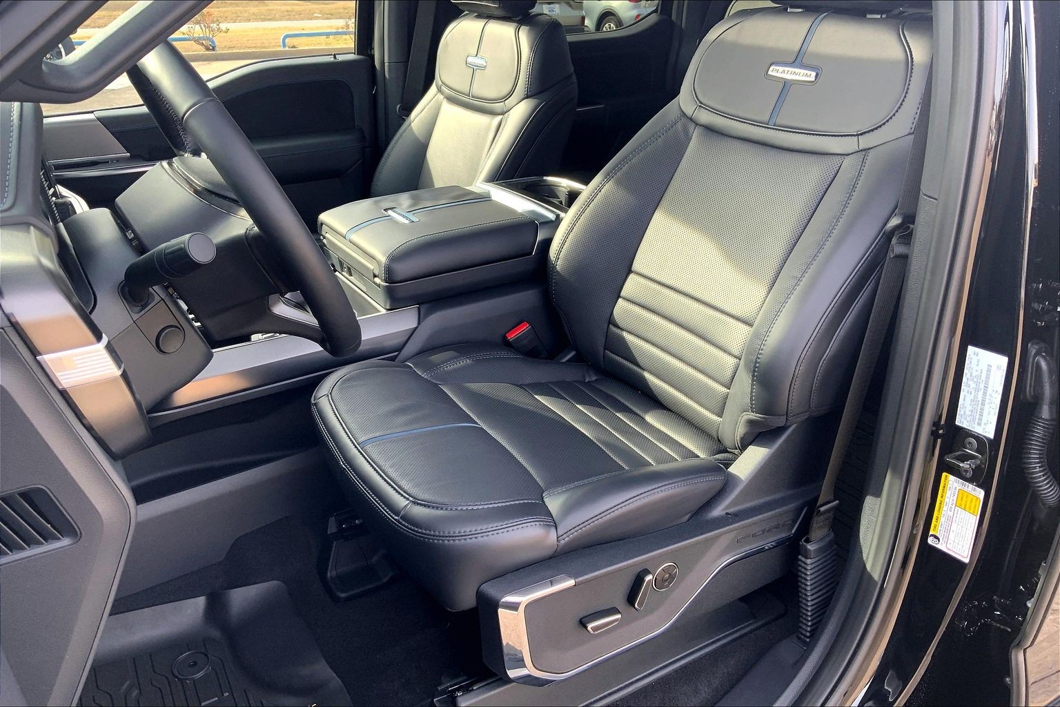 2025 Ford F-150 Platinum - 8