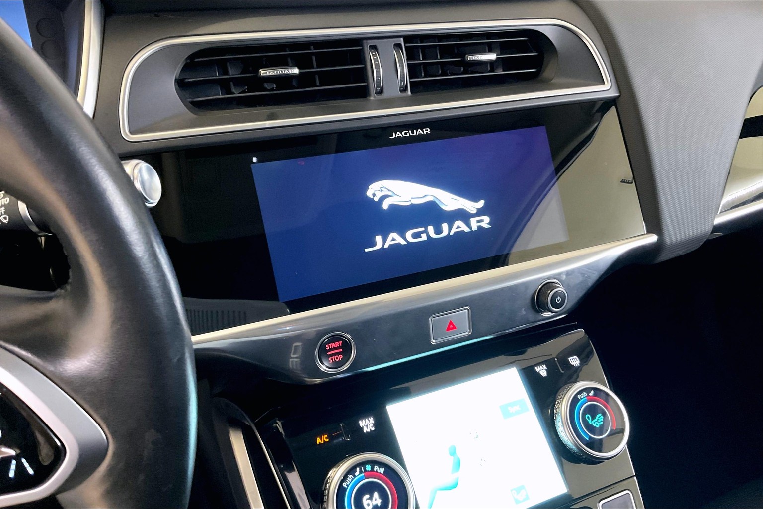Jaguar I-Pace Portable Screen Cleaner, Navigation Screen