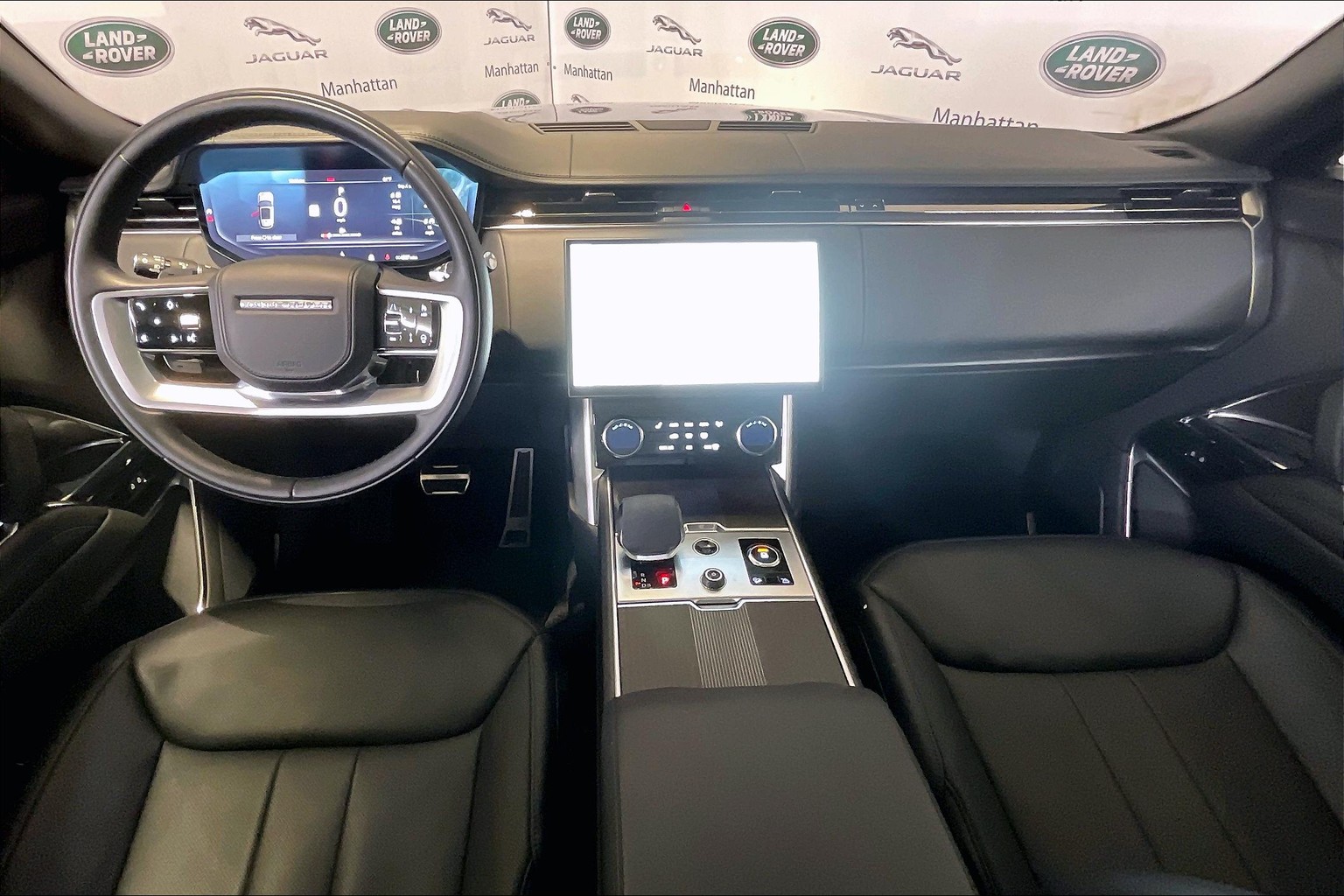 https://photos.dealerimagepro.com/lib/manhattan-jaguar-land-rover/12.16.2023/USED/%28Land%20Rover%20-%20Range%20Rover%29SALKV9E7XPA035887/SALKV9E7XPA035887--17.jpg?ver=1702767321