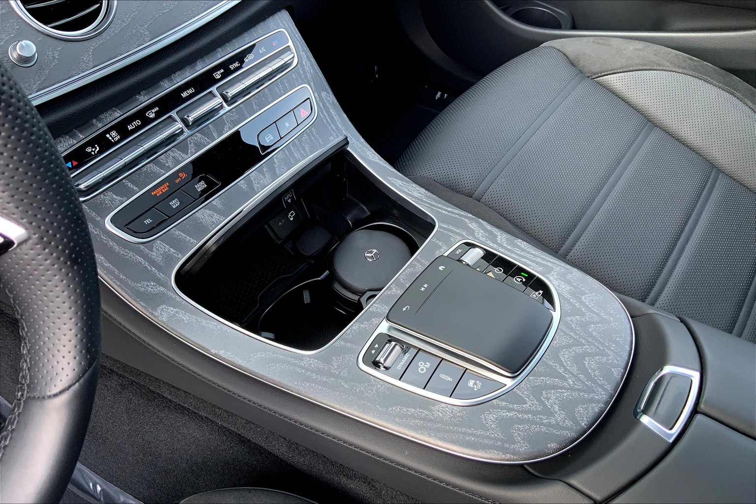 Actually Mercedes-Benz E-Class' Shifter Is Awsome