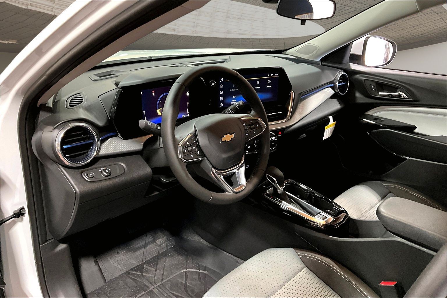 2026 Chevrolet Trax LT - Photo 8