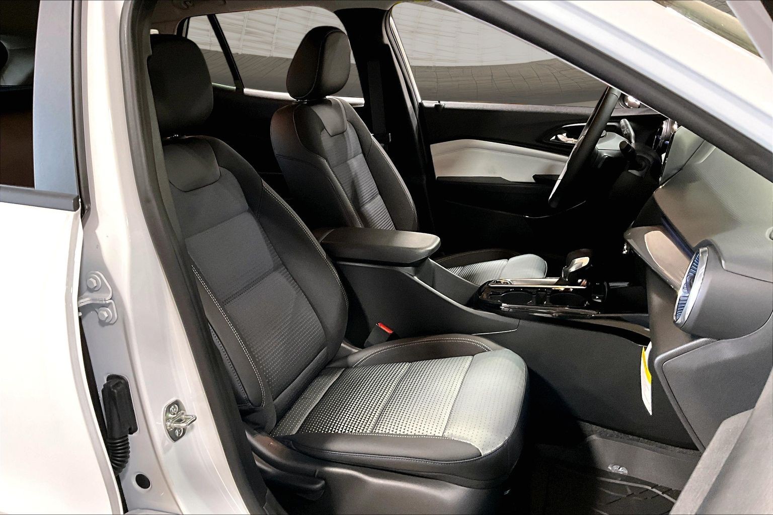 2026 Chevrolet Trax LT - Photo 12